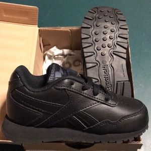 New in box - Reebok kid leather sneaker size 6.5